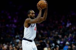 开云体育-篮网轻取湖人，伦纳德成为全场焦点