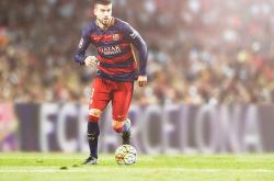 开云官网-德甲争冠战之夜，戈麦斯独舞绿茵，统治全场的传奇时刻