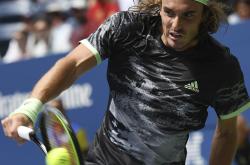 -西班牙网球队险胜法国网球队，西西帕斯关键制胜的简单介绍