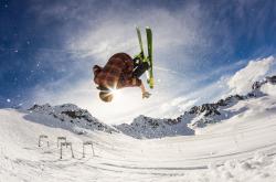 开云体育在线-西部震荡夜，灰熊踏平撕裂之城，约基奇丹佛上演魔术秀