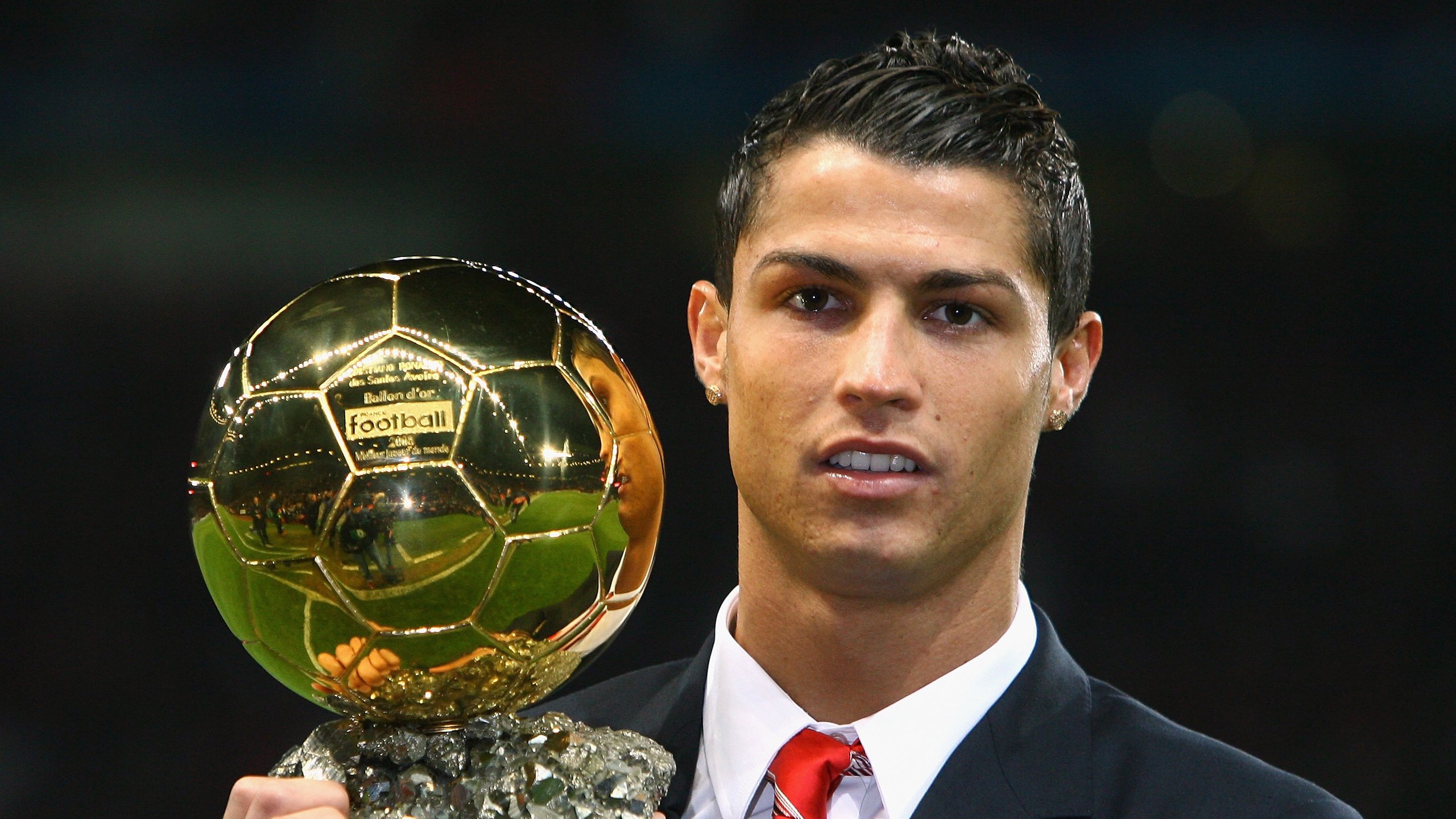 团队利刃刺穿天赋荆棘，当奥地利的铁壁淹没马里，三笘薰的魔法何以点亮足球的永恒命题？