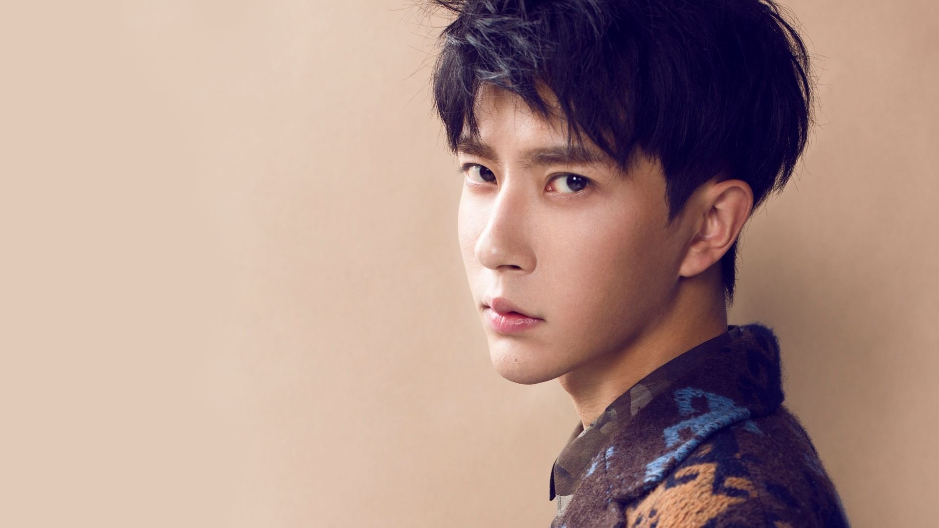 矛盾对决！凯恩爆裂破门撕裂防线，沙特神阵难挡葡萄牙华丽进攻