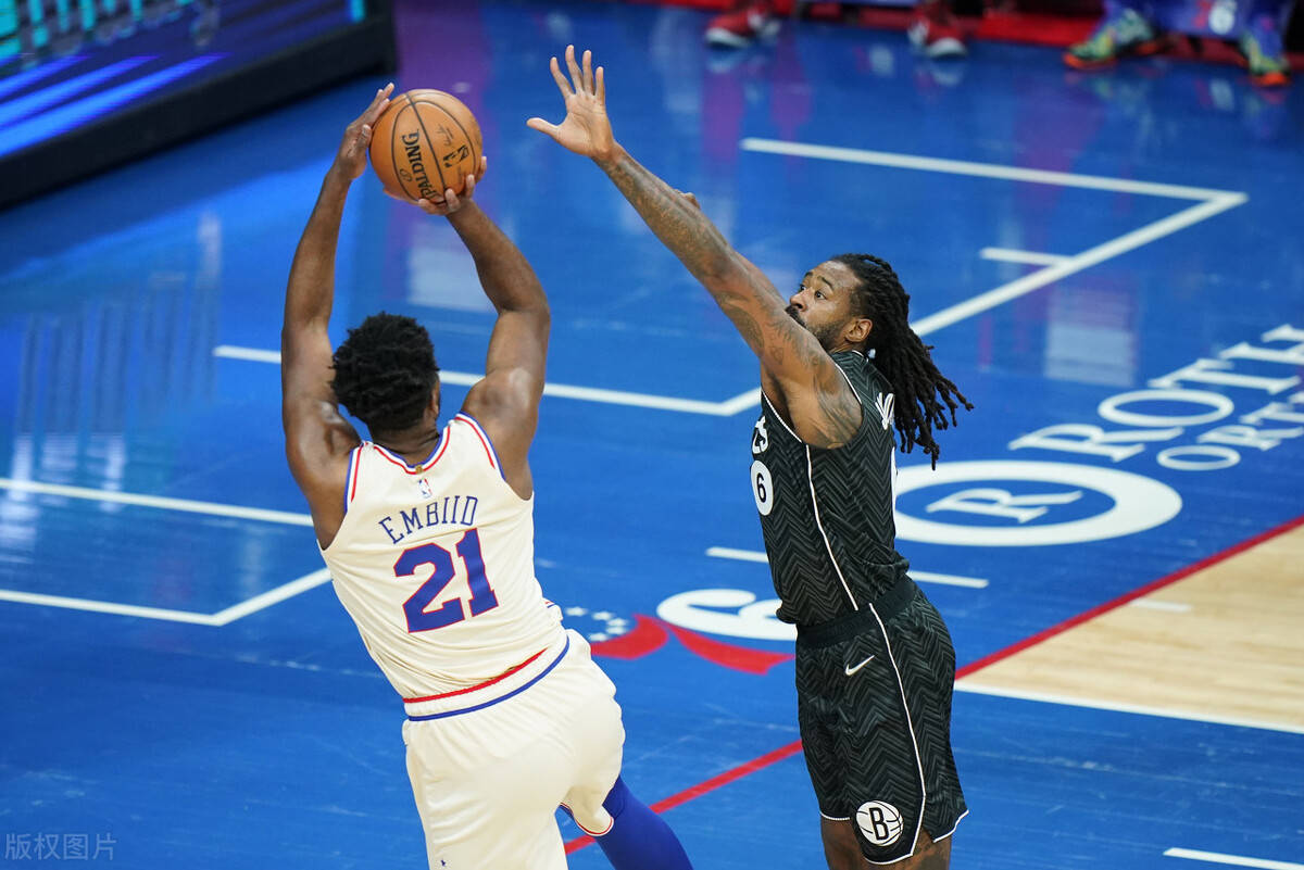 年度焦点之战之夜,恩比德表现堪称教科书 年度焦点之战之夜,恩比德表现堪称教科书